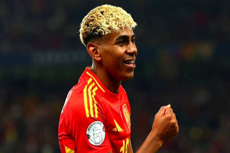 包含今晨费耶诺德备战葡超，临场应变细节曝光，气氛紧张，球队文化再被提及的词条-尊龙电竞