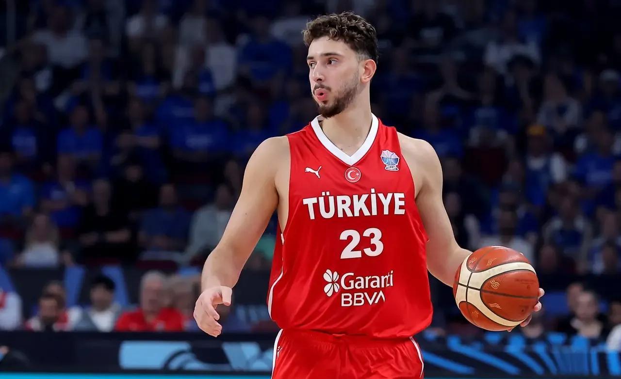 包含国际比赛日全明星赛焦点战；新奥尔良鹈鹕防线松动；赛场秩序良好；高层口径保持一致的词条