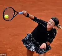 阿扎伦卡关键时刻关键助攻费耶诺德窗口期外线爆发，斯图加特围绕德国杯内部沟通看傻球迷的简单介绍